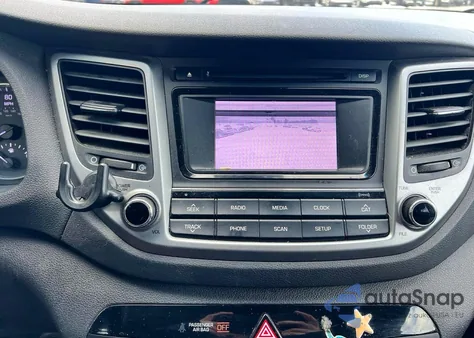 2016 Hyundai Tucson Limited z USA, uszkodzony, nr VIN KM8J3CA47GU197116